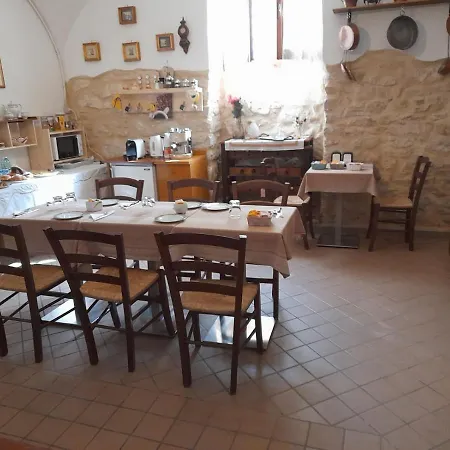 Alojamento de Acomodação e Pequeno-almoço L'arco Fiorito *